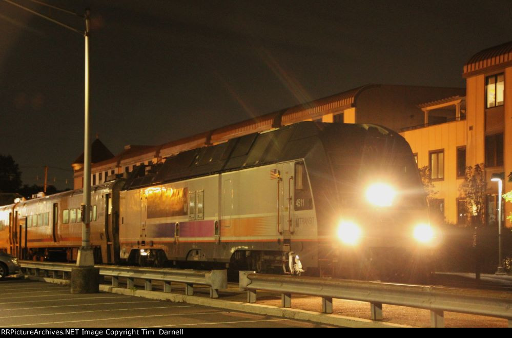 NJT 4511 on #1175